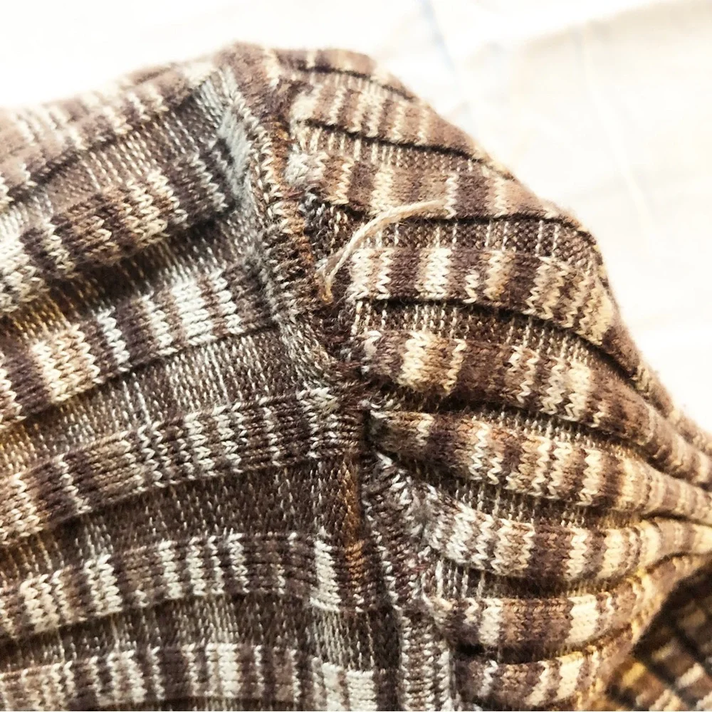 🤎 Love By Design Slim-Fit Brown Stretch Sweater | Size Medium🤎 - Picture 4 of 7